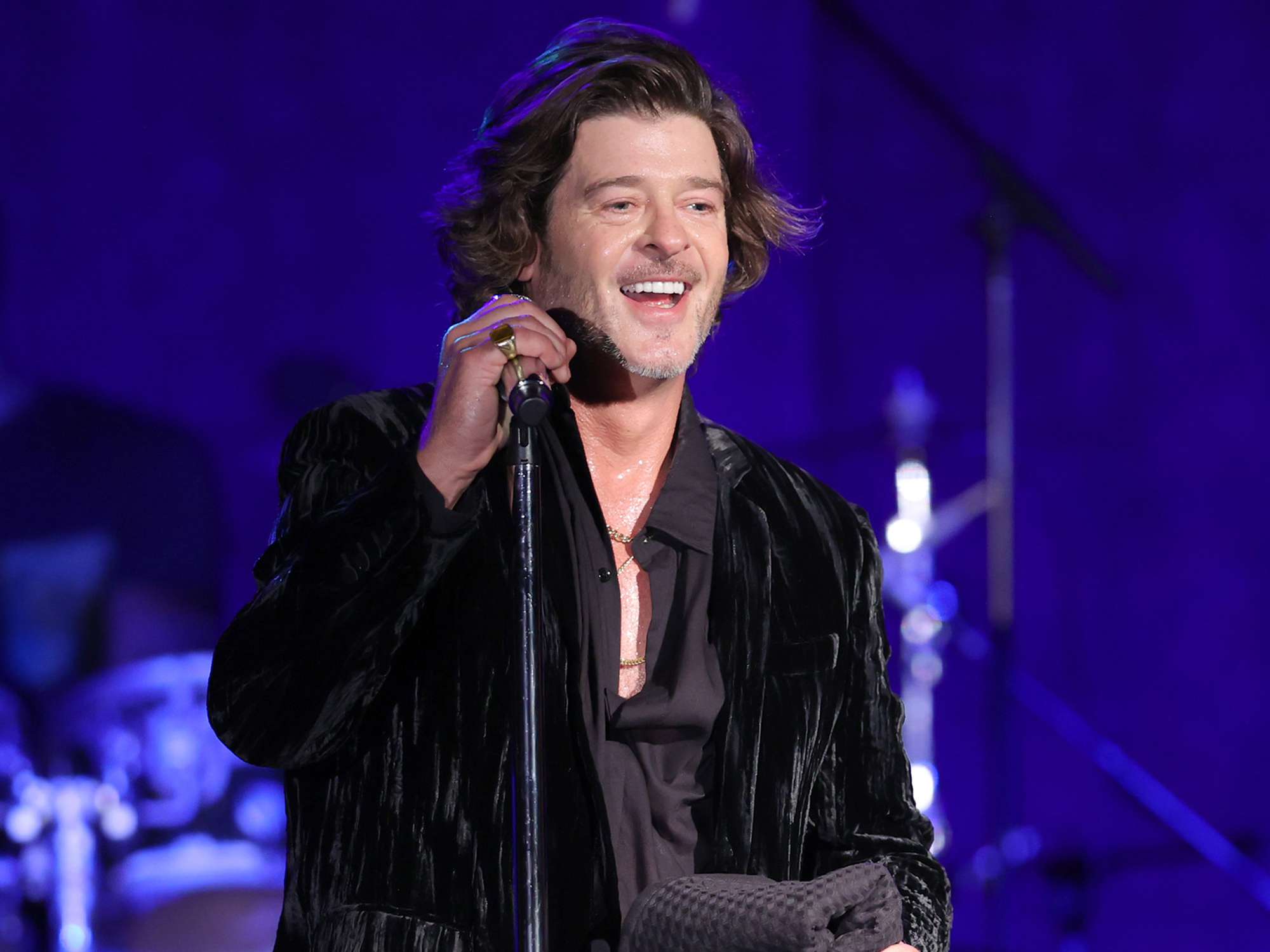 Robin Thicke performs onstage during the 25th anniversary of UCLA Jonsson Cancer Center Foundation's "Taste for a Cure" event on April 29, 2022 in Los Angeles, California.