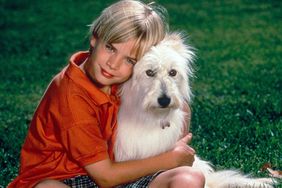 7TH HEAVEN, (aka SEVENTH HEAVEN), David Gallagher, Happy the dog, (1998)