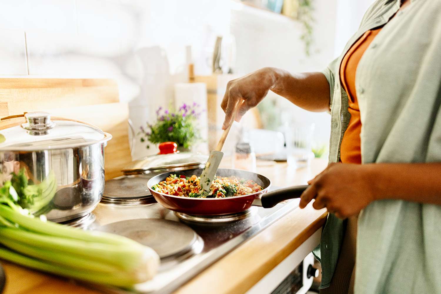 Woman No Longer Cooks Husband Dinner After He Refuses to Do Dishes: 'He Can Handle His Own'