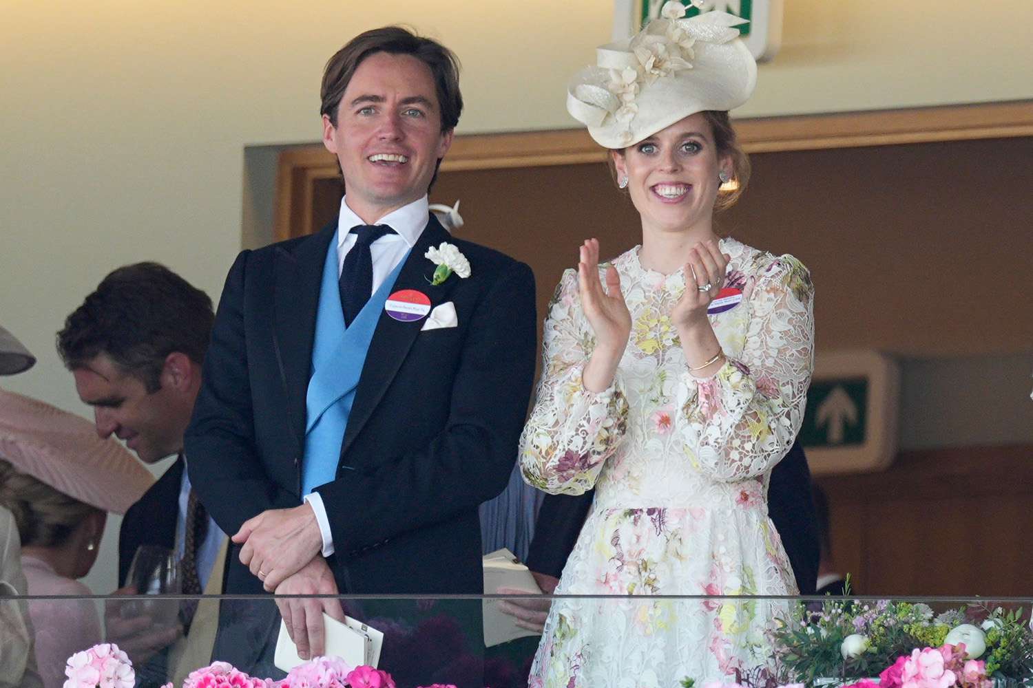 Princess Beatrice and her husband Edoardo Mapelli Mozzi cheer on Frankie Dettori winner in first race