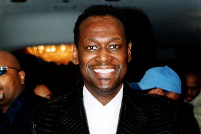 Singer Luther Vandross (Luther Ronzoni Vandross, Jr.) poses for photos during the 10th Annual WGCI-FM Music Seminar at the Hyatt Regency Hotel in Chicago, Illinois in May 2001