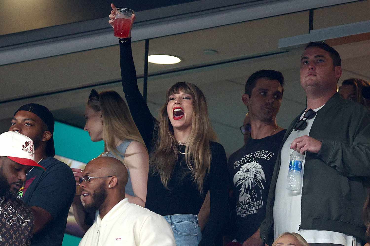 Taylor Swift cheers prior to the game between the Kansas City Chiefs and the New York Jets