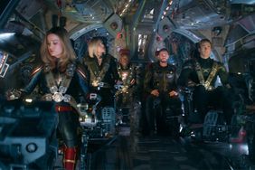 Avengers Endgame, Captain Marvel/Carol Danvers (Brie Larson), Black Widow/Natasha Romanoff (Scarlett Johansson), War Machine/James Rhodey (Don Cheadle), Thor (Chris Hemsworth), Captain America/Steve Rogers (Chris Evans)
