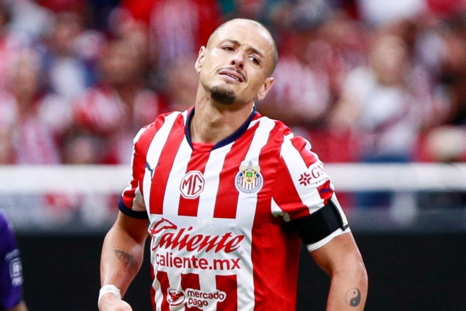 Javier Hern�ndez sigue sin jugar con Chivas y esta historia comienza a cansar a propios y extra�os.