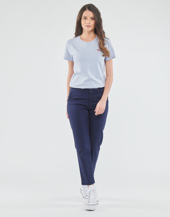 Vêtements Femme Chinos / Carrots Levi's ESSENTIAL CHINO Marine