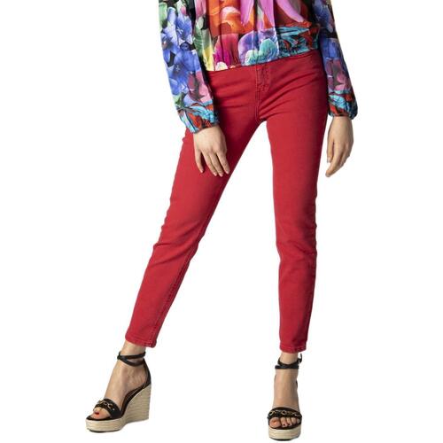 Vêtements Femme Jeans droit Desigual DENIM CARLOTA 22SWDD53 Rouge