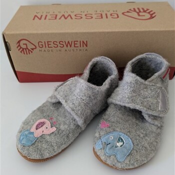 Chaussures Fille Chaussons bébés Giesswein Giesswein chaussons laine 26 Gris