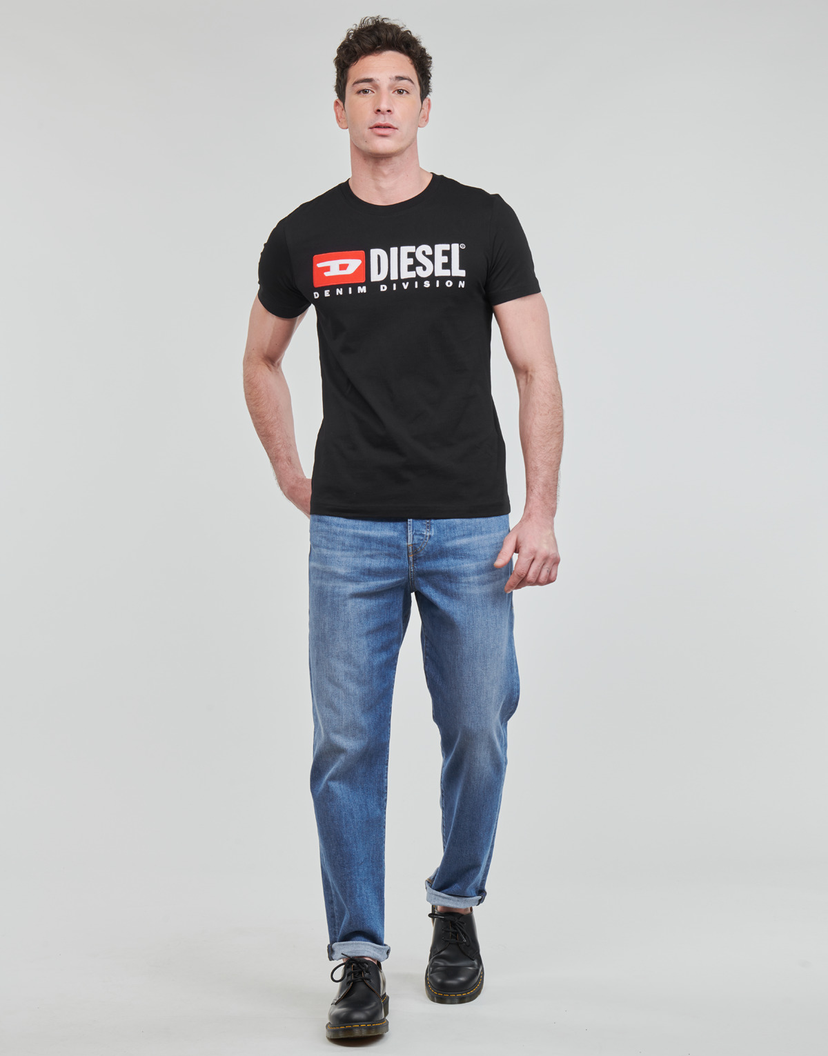 Kleidung Herren Straight Leg Jeans Diesel 2020 D-VIKER Blau