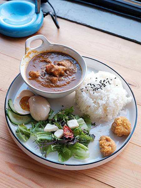 [台中霧峰] 熊轉家田咖喱｜霧峰最Chill老宅餐酒館｜必點