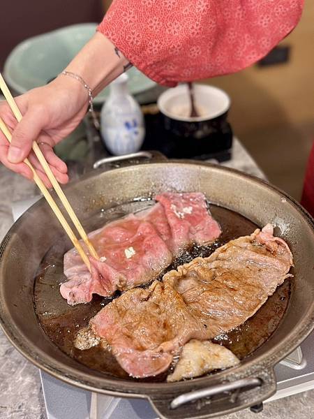 [信義區美食] 樂軒松阪亭 關西風頂級和牛壽喜燒 好吃到一秒