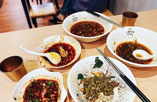 五股美食推薦│一面之緣-襄楚麵食館 (五股店) 武漢熱乾麵、重慶酸辣粉、襄楚牛肉麵、必點口水雞，麻辣好吃到停不下來，非常道地特別的湖北料理麵食，嗜辣者別錯過-54.jpg