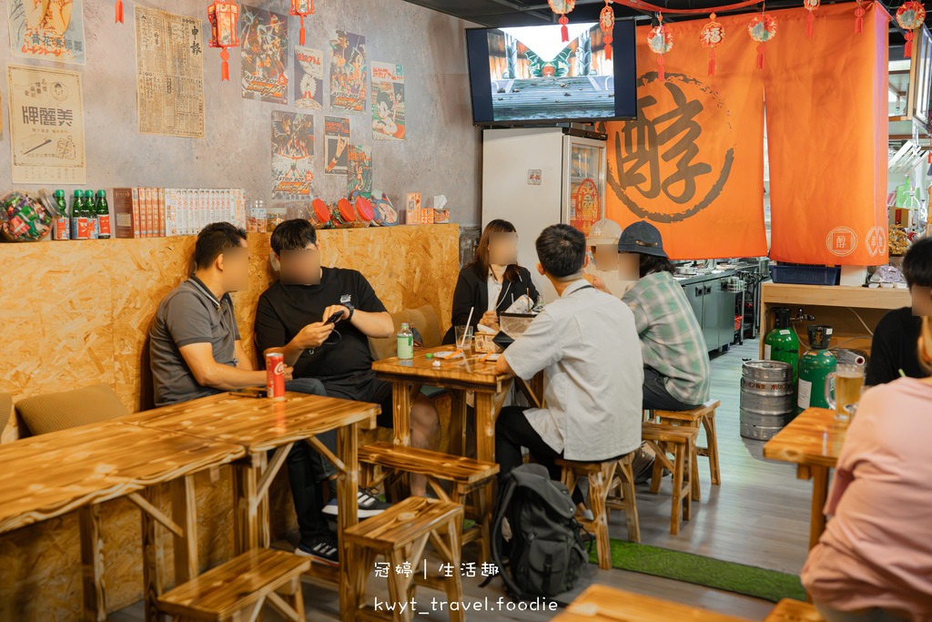 景安捷運站美食_醇串食代，調酒控新聚點，七零年代復古風格居酒