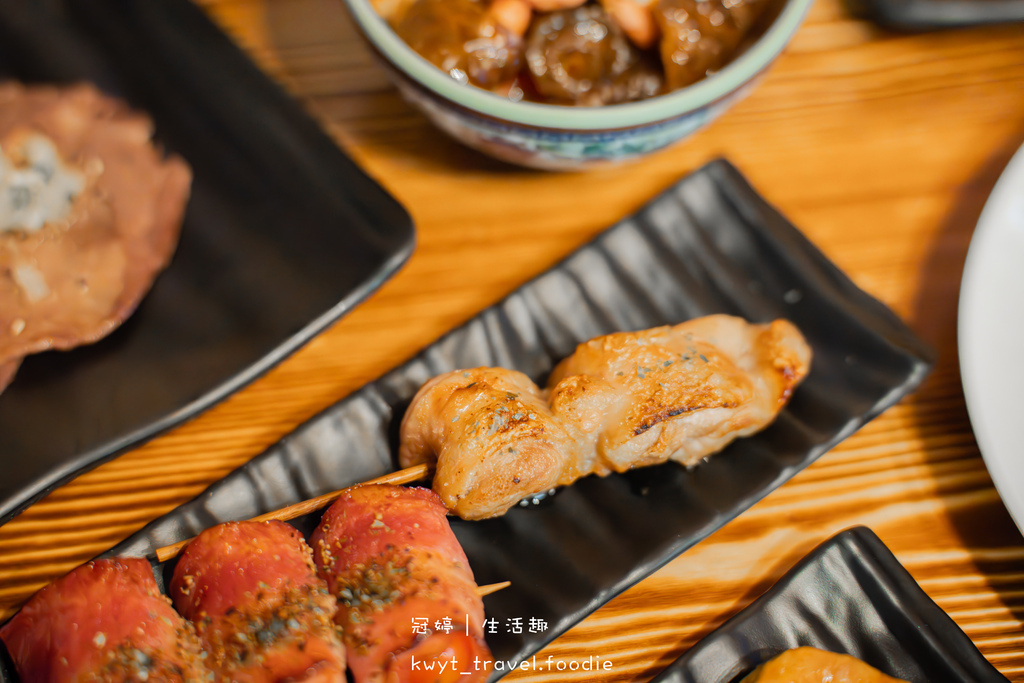 景安捷運站美食_醇串食代，調酒控新聚點，七零年代復古風格居酒