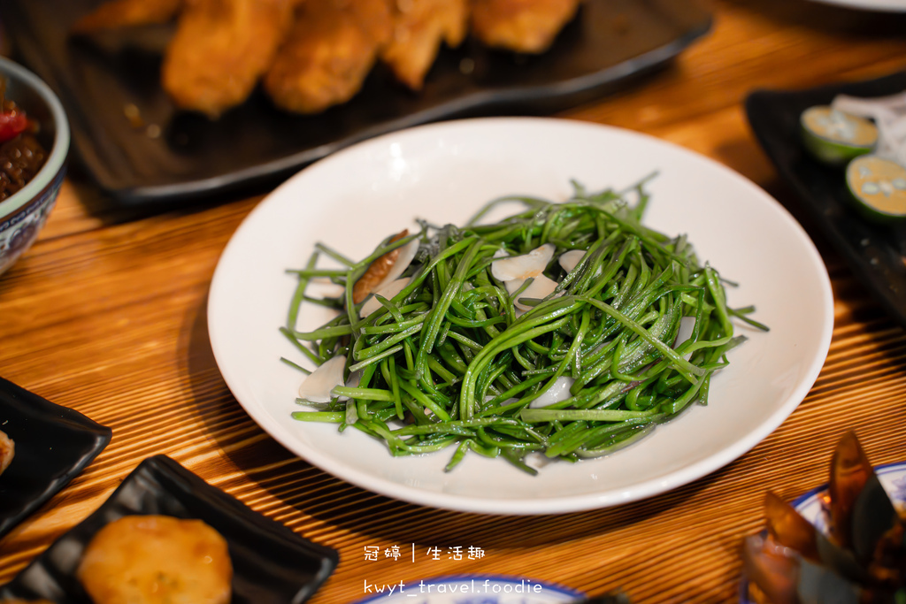 景安捷運站美食_醇串食代，調酒控新聚點，七零年代復古風格居酒