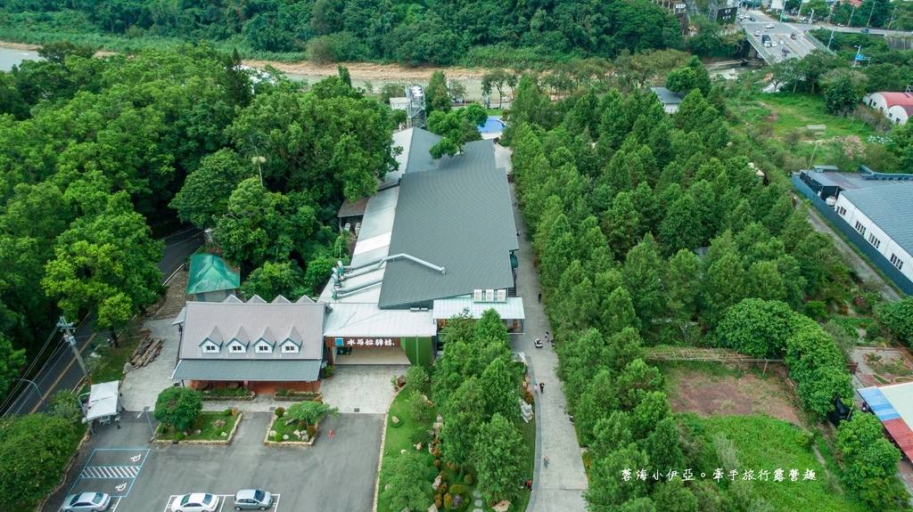 南投埔里住宿【水与松森林莊園】頂級野外懶人露營，無邊際泳池，比住飯店還高級，落羽松步道下玩電動車、DIY體驗，一泊三食