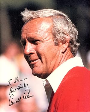 PHOTOGRAPH SIGNED BY ARNOLD PALMER