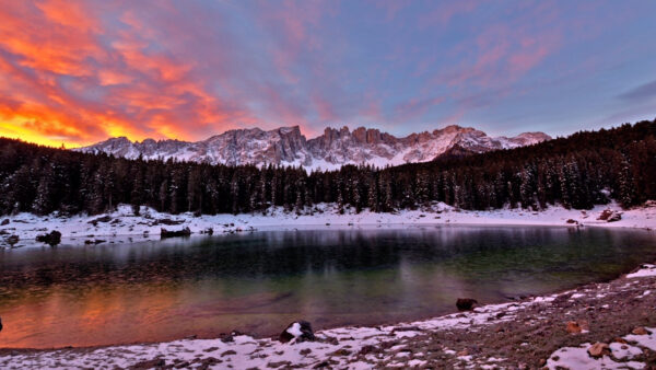 Sonnenaufgang am Karersee