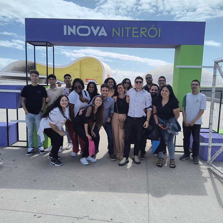 Alunos do IFF Itaboraí participam do evento Inova Niterói