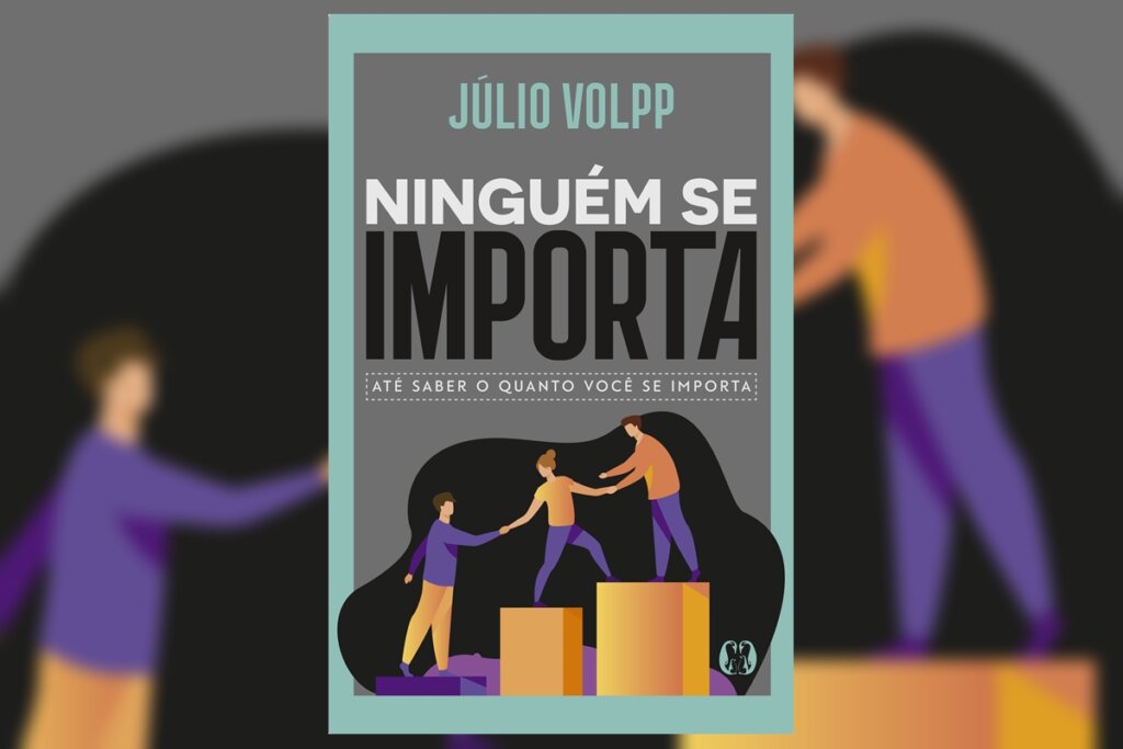 Capa de livro com título e nome do autor e com três pessoas se ajudando a chegar ao topo de três lugares