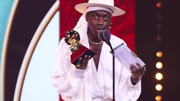 Vencedor do Latin GRAMMY, Jota.pê celebra conquistas: "Sou um resultado das oportunidades que me deram"