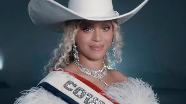 "Eletrizante", "aula de história" e "explosão": a repercussão do show de Beyoncé na NFL