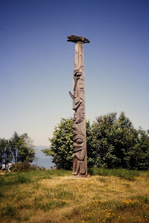 A photograph of a totem pole in Vancouver (Source: Wikimedia)