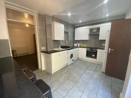 4 bed student house to rent on Short Street, Swansea, SA1