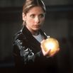 BUFFY THE VAMPIRE SLAYER, Sarah Michelle Gellar (holding 'The Dragon Sphere'), 'The Gift', (Season 5