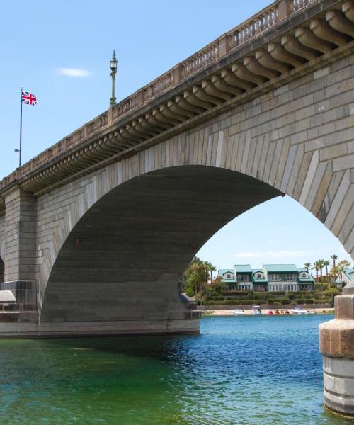 Una bellissima vista di Lake Havasu City