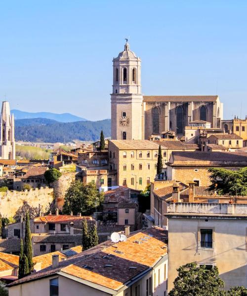 Een mooi uitzicht op Girona – een populaire stad onder onze gebruikers