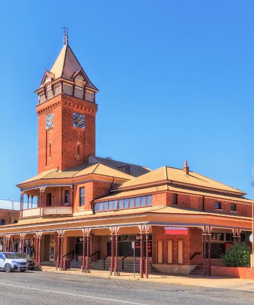 Красивый вид города Брокен-Хилл; город обслуживается аэропортом Broken Hill Airport