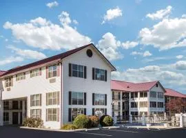 Super 8 by Wyndham Sevierville Riverside, hotel Sevierville-ben