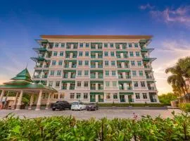 Evergreen Suite Hotel, hotelli kohteessa Suratthani