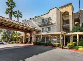 Comfort Inn & Suites Orange County John Wayne Airport, hotel em Santa Ana