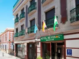 Hotel Reyesol: Fuengirola'da bir otel