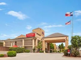 Ramada by Wyndham San Antonio Near SeaWorld - Lackland AFB, viešbutis mieste San Antonijus