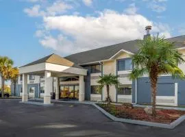 Comfort Inn & Suites - near Robins Air Force Base Main Gate, Hotel in Warner Robins