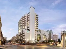 Embassy Suites by Hilton New Orleans Convention Center: New Orleans şehrinde bir otel