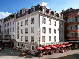 Hotel Weisses Kreuz, khách sạn ở Interlaken