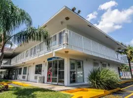 Motel 6-Jacksonville, FL - Orange Park, hotel in Jacksonville