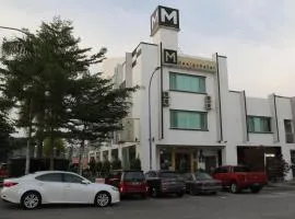 M Design Hotel @ Seri Kembangan, хотел в Сери Кембанган