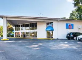 탬파에 위치한 호텔 Motel 6-Tampa, FL - Fairgrounds