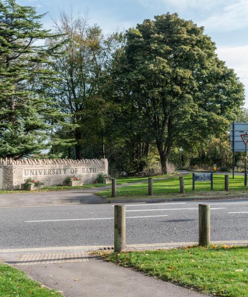 Salah satu landmark yang paling sering dikunjungi di Bath.