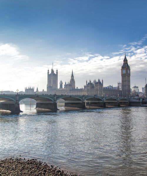 A beautiful view of Thames River.