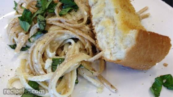 Chicken Alfredo with Fettuccini Noodles