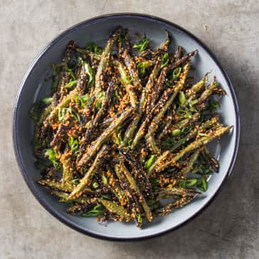 Skillet-Charred Green Beans with Crispy Sesame Topping