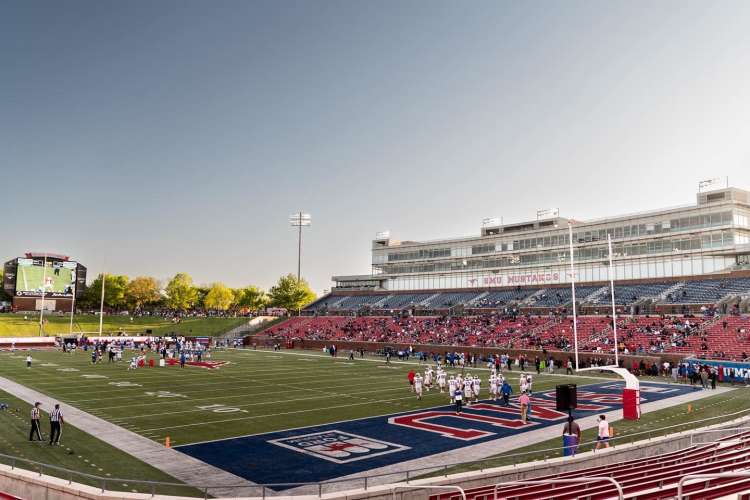 catch an smu football game for a fun thing to do in dallas