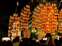 8月3日～6日：秋田竿燈まつり