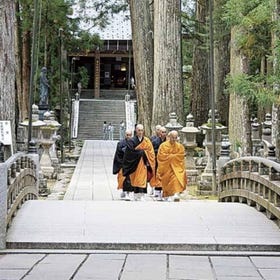 高野山奥之院　弘法大師御廟