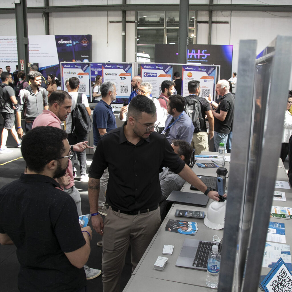 RIO DE JANEIRO (RJ), 04/10/2023 - EVENTO / RIW - Rio Innovation Week, maior evento de tecnologia e inovação da América Latina, realizado no Pier Mauá, no Centro do Rio. Arena de Negócios e Rio Open Innovation no Oiweek.